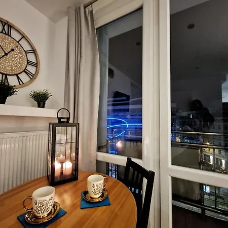 Apartment Down Town View *