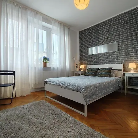 Down Town View アパート ワルシャワ